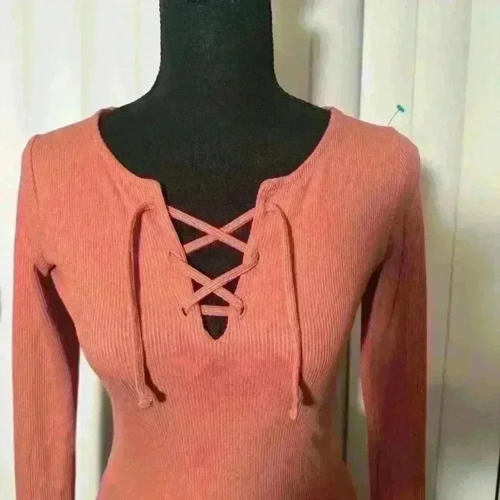 Hollister Ribbed Seamless Fabric Long Sleeve Tops Tie Front Size Small H09 - Picture 4 of 4